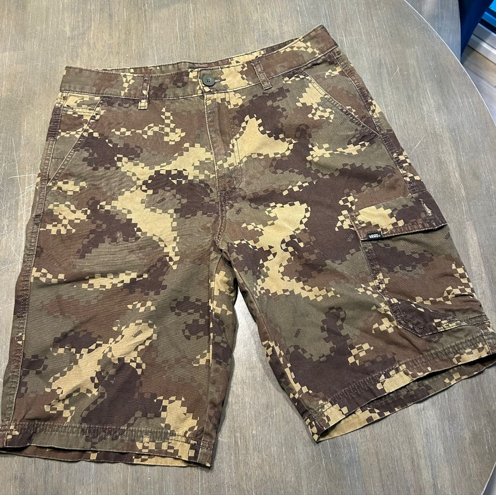 Vans Camouflage shorts size 32